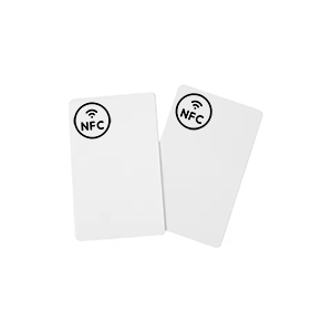 Carte NFC blanche avec logo NFC 5,4 x 8,5 cm