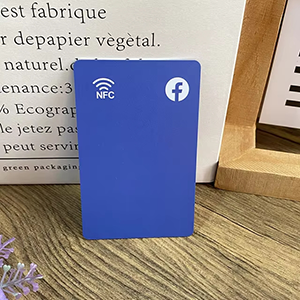 Carte NFC Facebook 8,5 x 5,4 cm